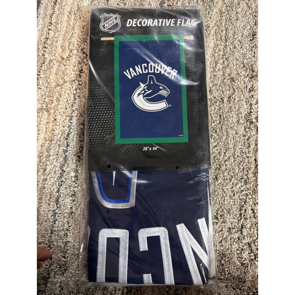 NHL Vancouver Canucks Decorative Flag 28x44 Nylon Banner Team Sports America NEW